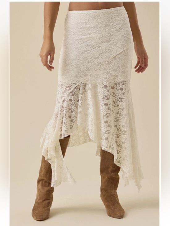 Altar'd State Dresses & Skirts - Altar’d State Faith Midi Tiered Asymmetric Lined Lace Ivory Skirt NWT Size L